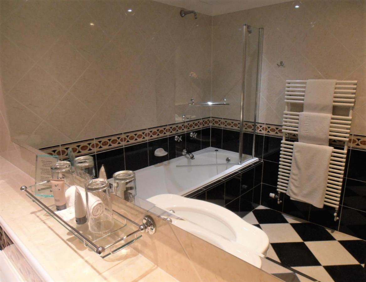 Hollies Hotel Martock Екстер'єр фото